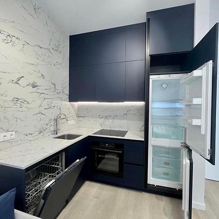 Modern Apartment In The Old Town Kiew Exterior foto