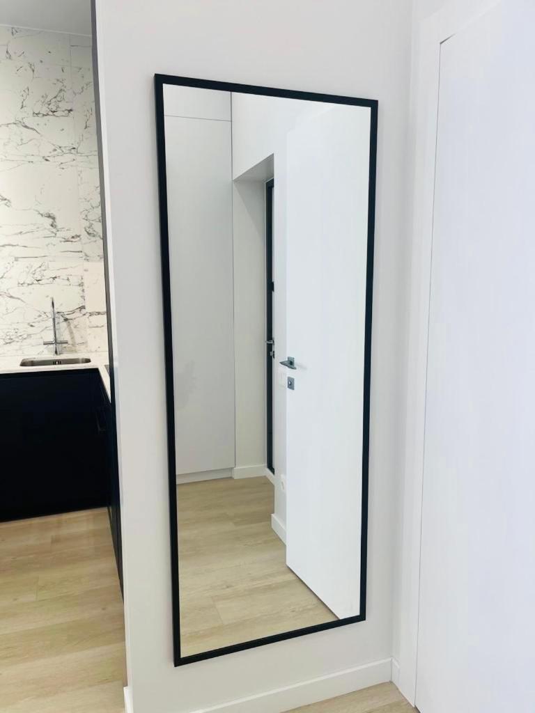 Modern Apartment In The Old Town Kiew Exterior foto