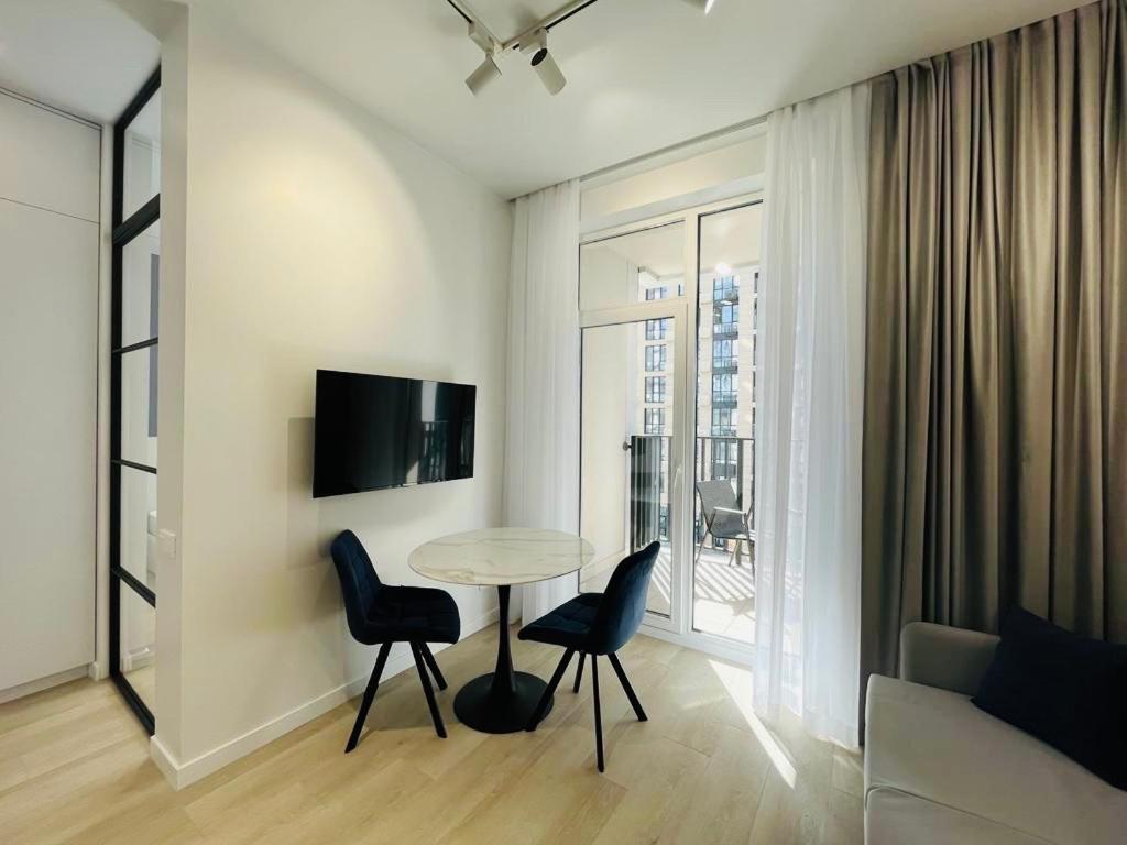 Modern Apartment In The Old Town Kiew Exterior foto