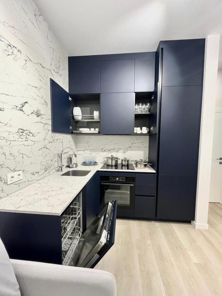 Modern Apartment In The Old Town Kiew Exterior foto